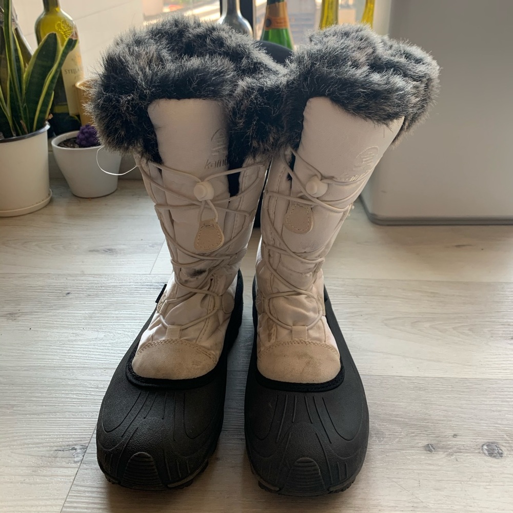 Kamik women winter boots size 9.5